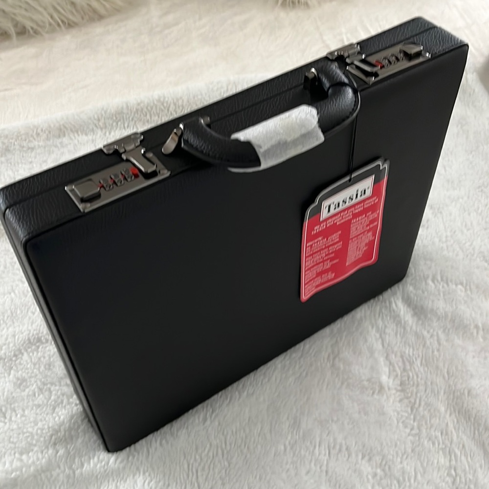 ATTACHÉ CASE BY TASSIA!